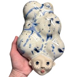 Dame med h�jt h�r - v�g figur