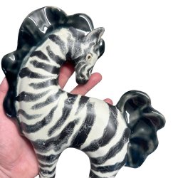 En Zebra - keramik v�gfigur