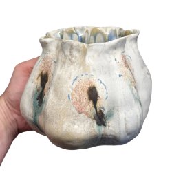 Skulpturel keramik vase -  blomst