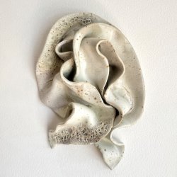 Stoflighed - Keramik relief - Lys #24