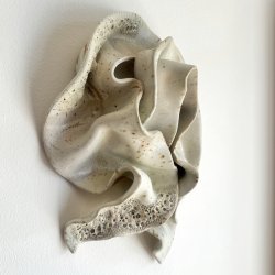 Stoflighed - Keramik relief - Lys #24