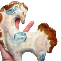 En Hest - keramik v�gfigur - 2.sort.