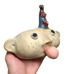 Bubbelgum dreng med festhat - v�gfigur