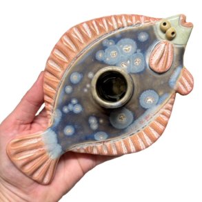 Fladfisk - keramik lysestage - bl rosa