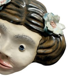 Blomster i hret - keramik vgophng