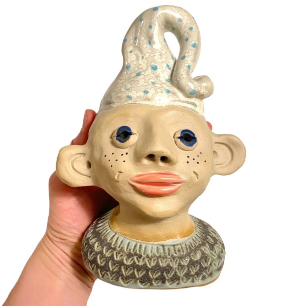 Gut med hut' - keramik buste