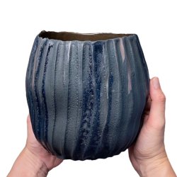 Rillet unika keramik vase - krukke - blsort