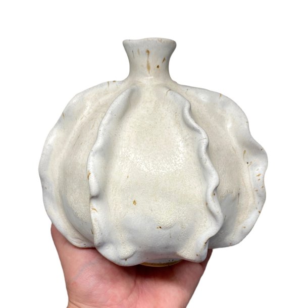 Frynse keramik vase - hvid