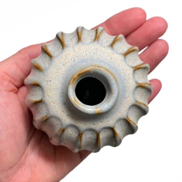 Lille srling - unika keramik vase - Rillet gr rosa