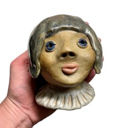 Damen med pagen - Keramik buste