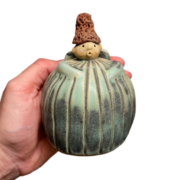 Engel med hjt hr - lille grn rustik