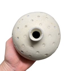 Lille srling - unika keramik vase - Creme prik