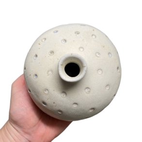 Lille srling - unika keramik vase - Creme prik