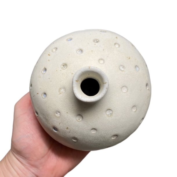 Lille srling - unika keramik vase - Creme prik