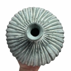 Stor unika keramik vase - grn rillet