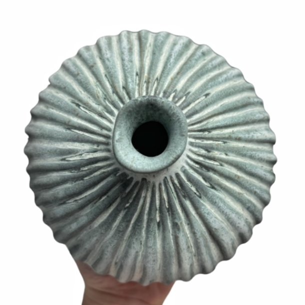 Stor unika keramik vase - grn rillet