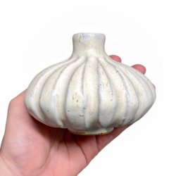 Lille srling - unika keramik vase - Rillet creme