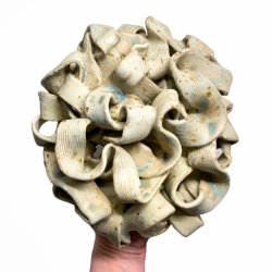 Krllet - keramik vgophng - creme grn