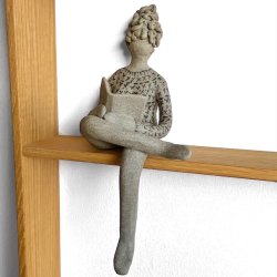 Kvinden der lser - keramik figur - mrk lava