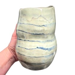 Blget - unika keramik vase - bl grn stribet