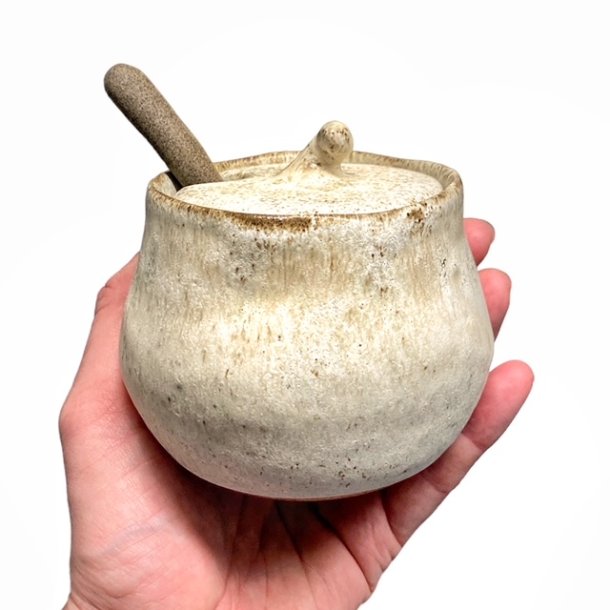 Sukkerskl - keramik lgkrukke med ske - creme rustik