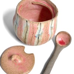 Sukkerskl - keramik lgkrukke med ske - Rosa striber