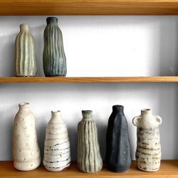 Organisk - keramik vase - creme strib