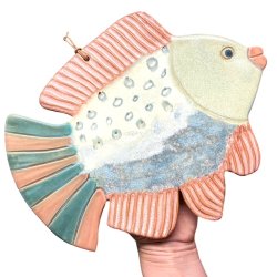 Fisk - keramik vgophng - stor pink/grn
