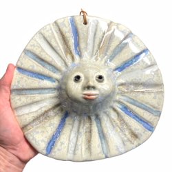 Sol -keramikfigur til vggen - multi bl strler