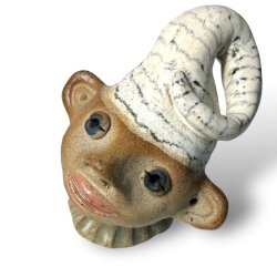 Gut med hut - keramik buste