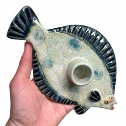 Fladfisk - keramik lysestage - bl grn