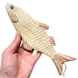 Lkker sild - keramik fisk til vggen - ternet