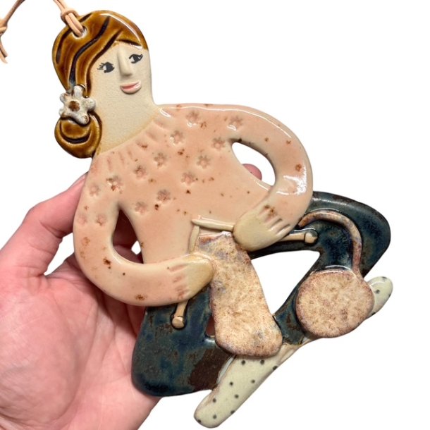 Strikker - keramik dame vgophng - Iben