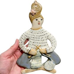 Strikker - keramik dame vgophng - Lotte