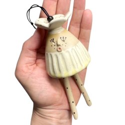 Finurlig klokke - keramikfigur - 121