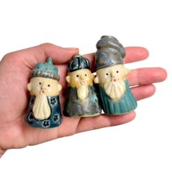 Tre vise mnd - keramikfigur st - lille