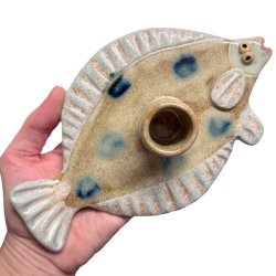 Fladfisk - keramik lysestage - Sand