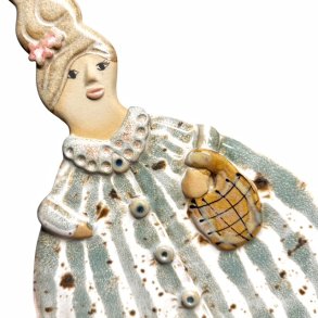 Dame med frakke - keramik vgkunst - Asta