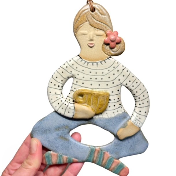 Kaffestund - keramik dame vgophng - Maude