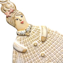 Dame med frakke - keramik vgkunst - Clara