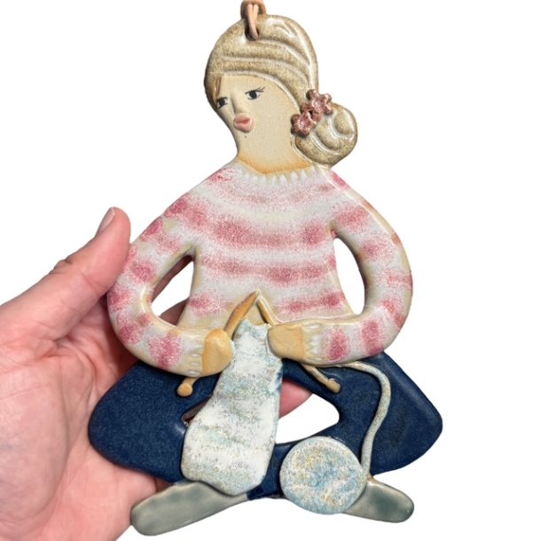 Strikker - keramik dame vgophng - Liv