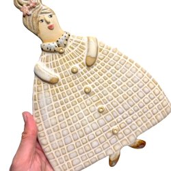 Dame med frakke - keramik vgkunst - Clara