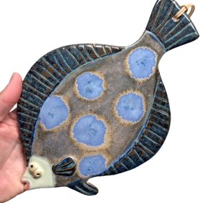 Bl sptte - keramik fladfisk til vggen