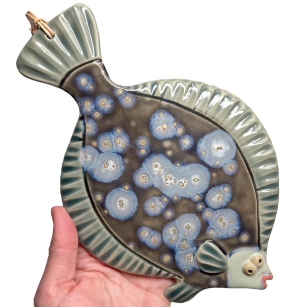 Bl sptte - keramik fladfisk til vggen