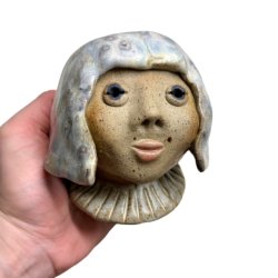 Pigen med pagen - Keramik buste