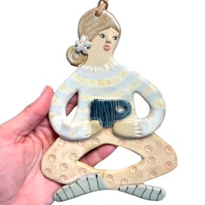 Kaffestund - keramik dame vgophng - Malene 