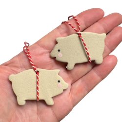 Julegrise - 2 stk. keramik juleophng-