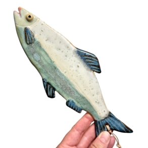 Lkker sild - keramik fisk til vggen - bl grn