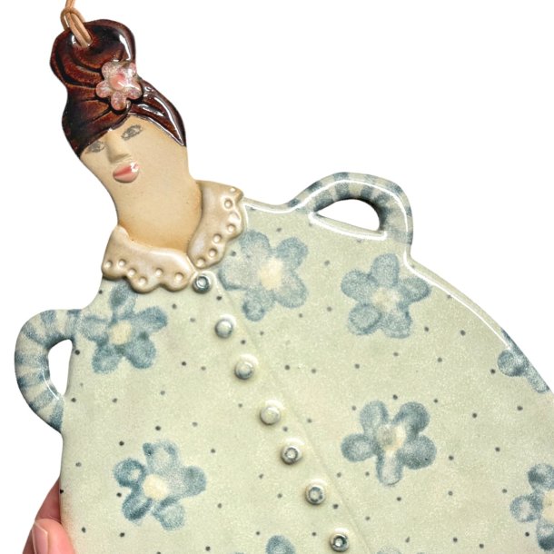 Dame med frakke - keramik vgkunst - Charlotte