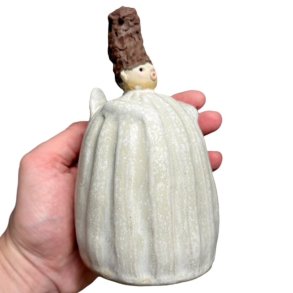 Engel med hjt hr - stor creme rillet 9